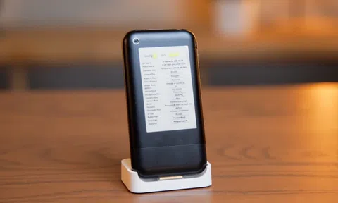 Chiếc iPhone trị giá 500.000 USD