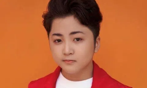 Ca sĩ nhí Sỹ Luân tri ân cô giáo Lưu Thiên Hương