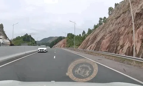 CLIP: Tài xế chạy ngược chiều trên cao tốc có tốc độ tối đa 100 km/giờ