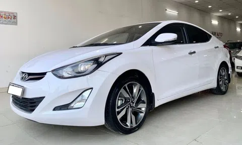 Hơn 400 triệu, chọn Hyundai Elantra đời 2015 thay vì xe hạng A đời mới?