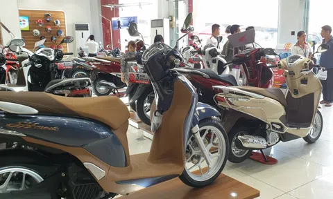 Nguồn cung xe tay ga Honda dần cải thiện, giá xe liệu có hạ nhiệt?