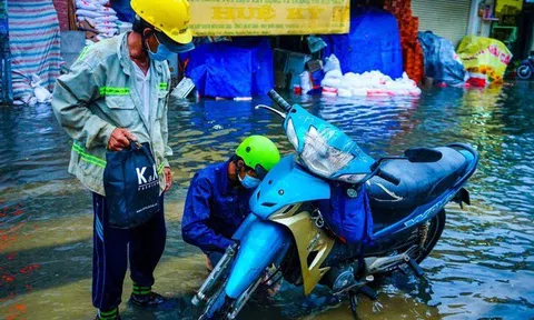 Miền Nam, miền Trung đón mưa rất lớn, miền Bắc hửng nắng