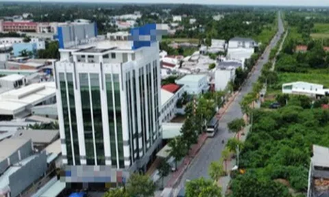 Diễn biến nóng vụ đường bị "nắn cong" để qua đất 20 cán bộ