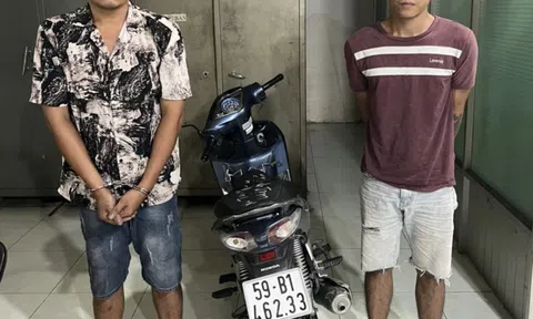 Bắt 2 đối tượng liều lĩnh cướp điện thoại cô gái trẻ ở TP Thủ Đức