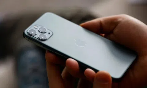 Ngày hè nắng nóng, dùng smartphone thế nào cho đúng cách