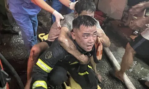 Hà Nội: Cháy tại ngôi nhà 5 tầng ở quận Hoàn Kiếm, 4 người may mắn được cứu thoát