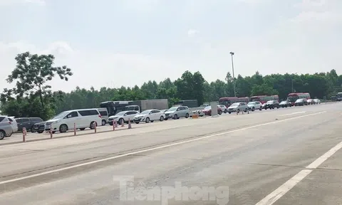 [ẢNH] Lỡ hẹn 3 năm, cao tốc Nội Bài - Lào Cai sắp vận hành thu phí tự động