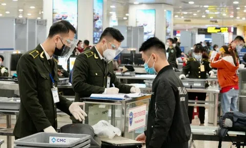 Tạm đình chỉ nhân viên an ninh soi chiếu, để lọt dao lên máy bay