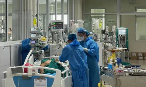 Hơn 9 nghìn nhân viên y tế công lập nghỉ việc: Có nguyên nhân thu nhập thấp