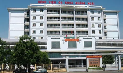 Hàng loạt y, bác sĩ ở Quảng Ngãi nghỉ việc