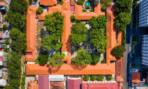 Ngôi trường trăm tuổi có 4 mặt tiền ở trung tâm TP.HCM