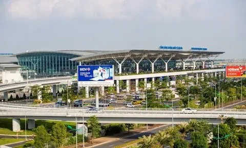 Đề xuất bổ sung bãi đỗ xe 1,3ha tránh ùn tắc sân bay Nội Bài