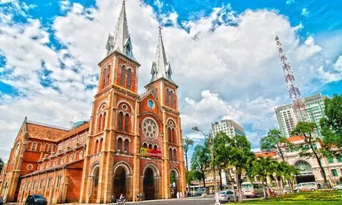 Du lịch nội "lấp lánh" đón 60,8 triệu người, khách quốc tế tăng cao