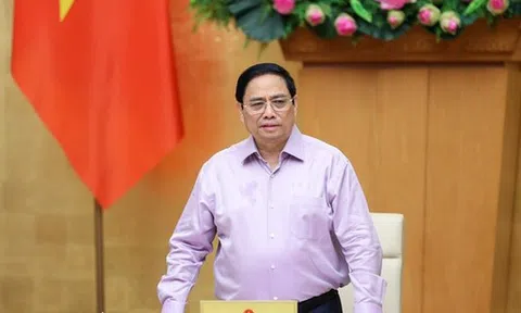 Thủ tướng chào mừng Quyền Bộ trưởng Y tế Đào Hồng Lan lần đầu dự họp Chính phủ