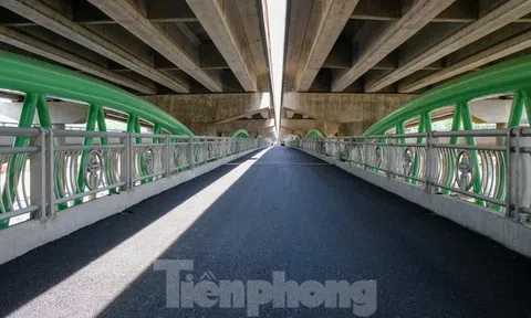 Cận cảnh cầu vòm sắt vượt hồ Linh Đàm trước ngày thông xe