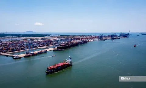 Phấn đấu có 3-4 trung tâm kinh tế biển mạnh hàng đầu ở Đông Nam Á