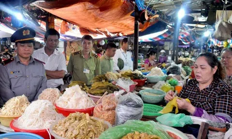 Phó Thủ tướng: Cần siết lại công tác bảo đảm an toàn thực phẩm