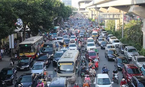 Phân làn tách dòng ô tô, xe máy trên đường Nguyễn Trãi từ 6/8