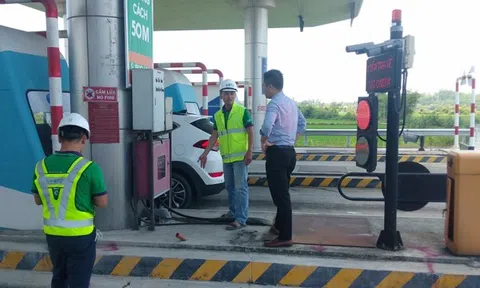 THU PHÍ KHÔNG DỪNG TỪ NGÀY 1-8: Tài xế than phiền vì tốn thêm phí