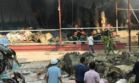 Phú Thọ: Cháy lớn tại kho chứa thành phẩm giấy rộng 2000m2