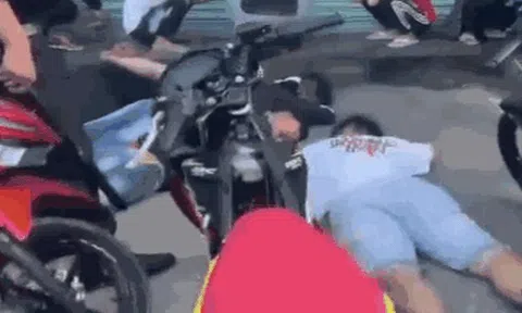 CLIP: Bắt 24 "quái xế" chặn xe trên Quốc lộ 1 để gây náo loạn