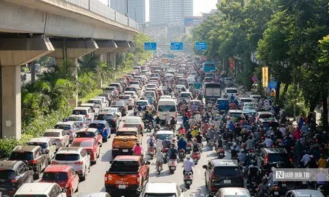 Tách làn xe trên đường Nguyễn Trãi: Khó giảm được ùn tắc?