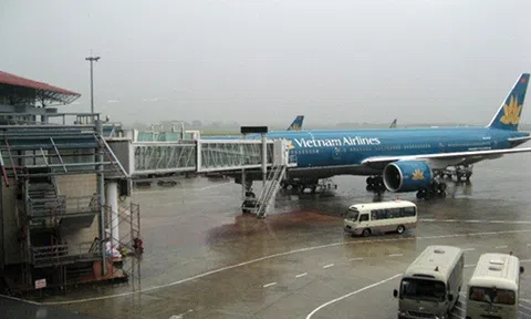 Mùa mưa bão, hàng không làm gì để đảm bảo an toàn bay?
