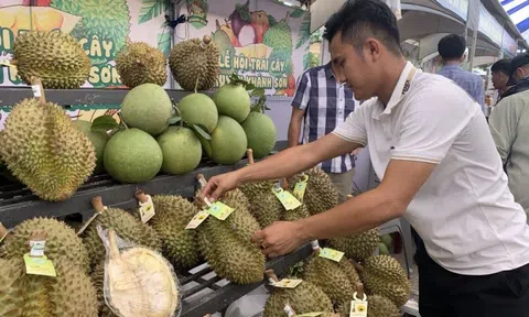 Đông đảo du khách tham gia Lễ hội trái cây huyện Khánh Sơn lần thứ 2