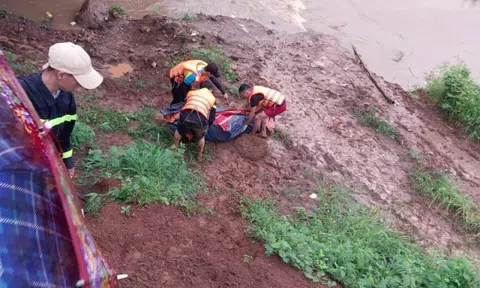 Thương tâm cụ bà bị nước cuốn trôi trong đêm