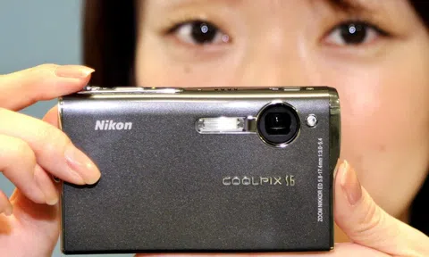 Máy ảnh giá rẻ chết dần