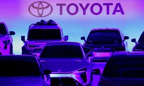 Lợi nhuận Toyota giảm 42%