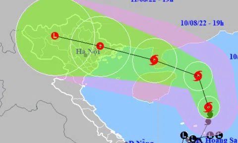 Bão số 2 di chuyển rất nhanh hướng vào khu vực Hà Nội và đe dọa mưa lớn ở Bắc Bộ