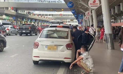 Vẫn còn cảnh chèo kéo, bắt khách sai quy định tại sân bay Tân Sơn Nhất
