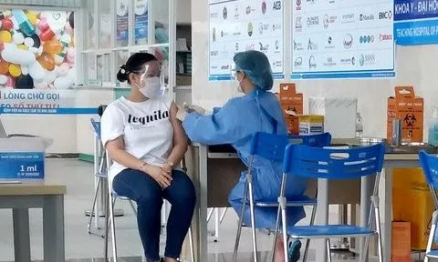 Khánh Hòa tuyên truyền tiêm vắc-xin phòng Covid-19 đến từng khu dân cư