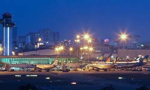 Nhiều chuyến bay bị hủy do ảnh hưởng của bão số 2