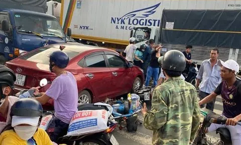 Xe tải tông hàng loạt ôtô, xe máy ở Đồng Nai: Các xe đang dừng chờ qua đường