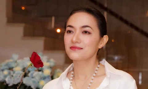 Tinna Tình tuổi 38: "Ngày trước còn u sầu chứ bây giờ, tôi vui lắm, an nhiên, tự tại"