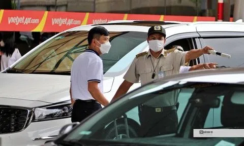 Tp.HCM: Tăng xe buýt để “giải cứu” ùn tắc trong sân bay Tân Sơn Nhất