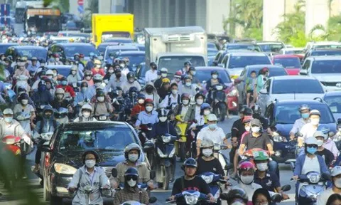 Giao thông trên đường Nguyễn Trãi hỗn loạn vào giờ cao điểm