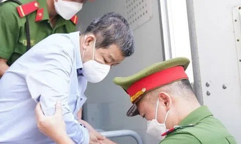 Cựu chủ tịch Bình Dương xin mức án nhẹ nhất để có cơ hội về với gia đình, xã hội