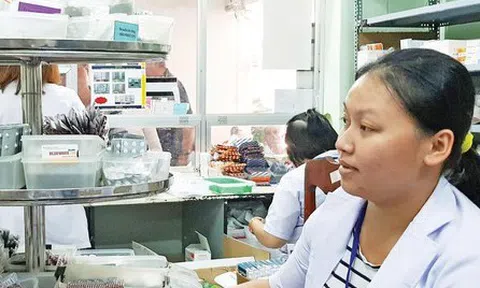 Thuốc giá rẻ trúng thầu: Chất lượng điều trị còn bỏ ngỏ