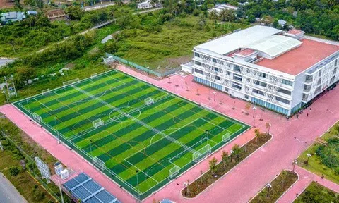Những góc hình "tình bể bình", đẹp lãng mạn như trời Âu trong khuôn viên Đại học FPT Campus Cần Thơ