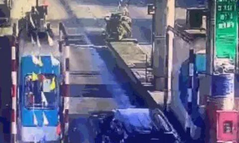 Ôtô tông sập barie trạm thu phí không dừng: Tài xế - nhà thầu "bắt đền" lẫn nhau