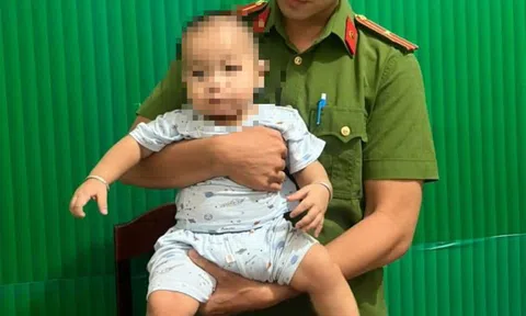 Nghe tiếng khóc, tìm đến vườn cao su thấy bé gái chưa đầy tuổi nằm 1 mình