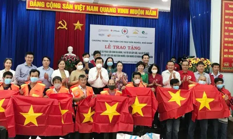 Cải thiện điều kiện lao động, tuyên truyền pháp luật cho ngư dân