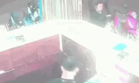 Khiếp vía với kẻ ngáo đá dùng búa đập tiệm vàng ở Tam Kỳ