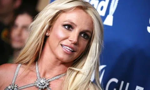 Britney Spears từng muốn trốn khỏi Mỹ vì bị cha ruột kìm kẹp
