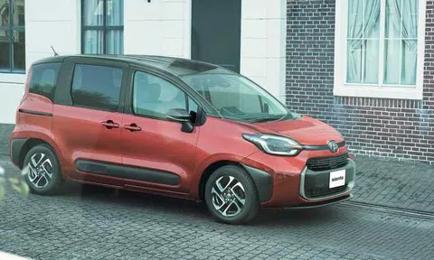 Toyota Sienta 2023 trông như Sienna thu nhỏ, giá 530 triệu đồng