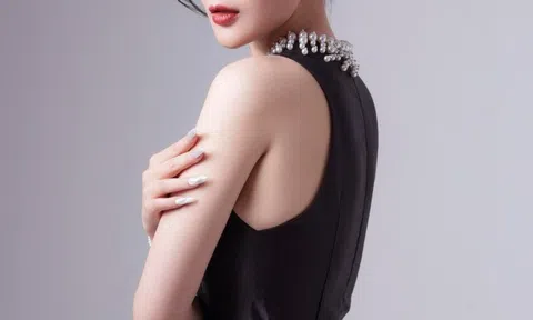 Phương Oanh yêu Shark Bình