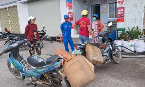 Không thể ra khơi vì thiếu dầu